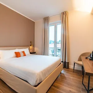 Hotel Del Conte, Laveno-Mombello